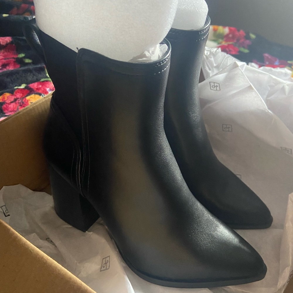 Call It Spring - “Liza” High heel chelsea booties - Block heel. VEGAN. Size 6 - Picture 11 of 13